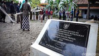 Kampung bernama Jemparingan Langen Progo Kapanewon Pengasih, Kulon Progo ini dari pusat Kota Jogja, berkisar 30 km atau 40 menit perjalanan menggunakan kendaraan bermotor.