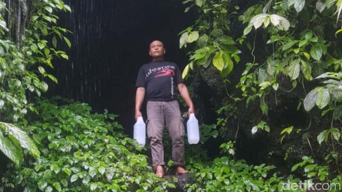 Kawasan lereng Bromo Tengger Semeru menyimpan beragam potensi wisata alam. Salah satunya Gua Semar di Dusun Kletak, Desa Ngadirejo, Kecamatan Tutur, Pasuruan.