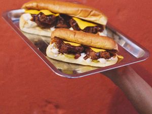 Cerita Bimo, Raup Omzet Rp 18 Juta dari Jualan Sandwich Kekinian