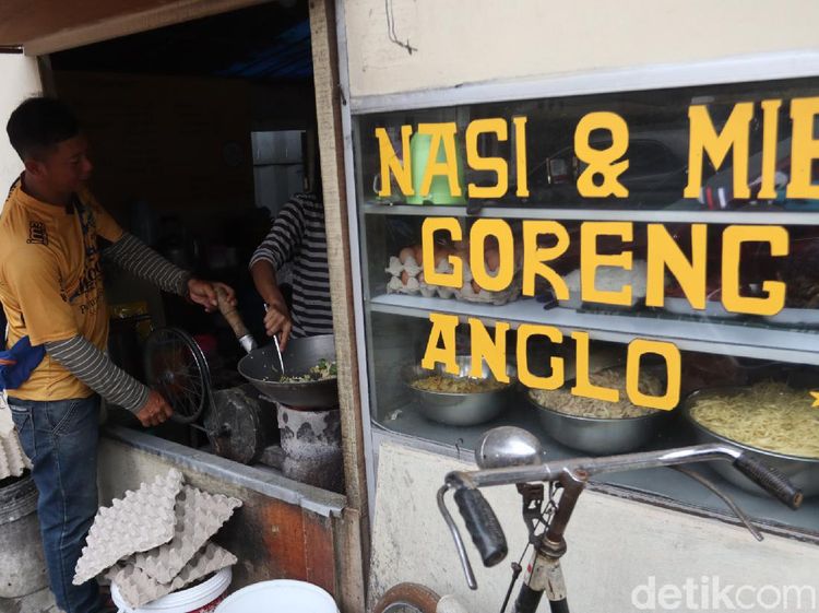 Viral di Bandung, Ini Dia Mie dan Nasi Goreng Anglo Gowes yang Sedap