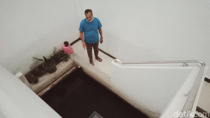 Penampakan terowongan dan kolam di Kantor Arpus Klaten. Gedung kantor ini dulunya dikenal sebagai vila atau tempat peristirahatan raja-raja Solo.