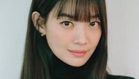 Shin Min Ah mengunggah foto profil terbarunya di Instagram. Foto: (dok. Instagram @illusomina)