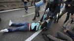 Sibuknya Polisi Italia Tangani Pendemo KTT G20