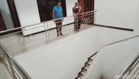 Kepala Dinas Arpus Pemkab Klaten, Syahruna, menuturkan kolam itu juga tidak diketahui sumbernya. Meskipun dikuras tetapi airnya tidak pernah bisa habis. 