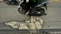 Kondisi itu dikeluhkan warga sekitar.