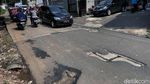 Waduh! Belum Sebulan Diperbaiki, Jalan di Bekasi Ini Kembali Rusak