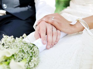 Terpopuler: Murid Nikahi Guru, Dulu Panggil Bu Guru Kini Ibu dari Anakku