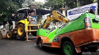 Untuk tahap awal, 10 bis BTS akan beroperasi menggantikan 30 bis di koridor 5. Setiap bis akan mengangkut penumpang dengan rute Ciparigi - Warung Jambu - Air Mancur - Jalan RE Martadinata - Merdeka - Stasiun Bogor. Selanjutnya, bis akan kembali ke Ciparigi melalui rute Jalan Sudirman - Jalan Pemuda - Warung Jambu - Simpang Talang - Simpang Pomad - Ciparigi. Bis BTS koridor 5, akan beroperasi mulai besok, Selasa (2/11/2021).