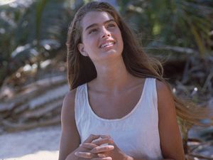 Brooke Shields Klarifikasi Iklan Kontroversial yang Dibintanginya di Usia 15