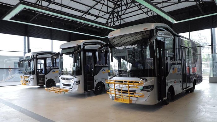 Bus Gantikan Angkot di Bogor