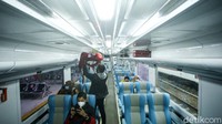 Penumpang juga harus dalam kondisi sehat dan suhu badan tidak lebih dari 37,3 derajat celsius. Aturan-aturan tersebut berlaku efektif mulai Minggu (30/10/2021) untuk seluruh penumpang kereta api.
