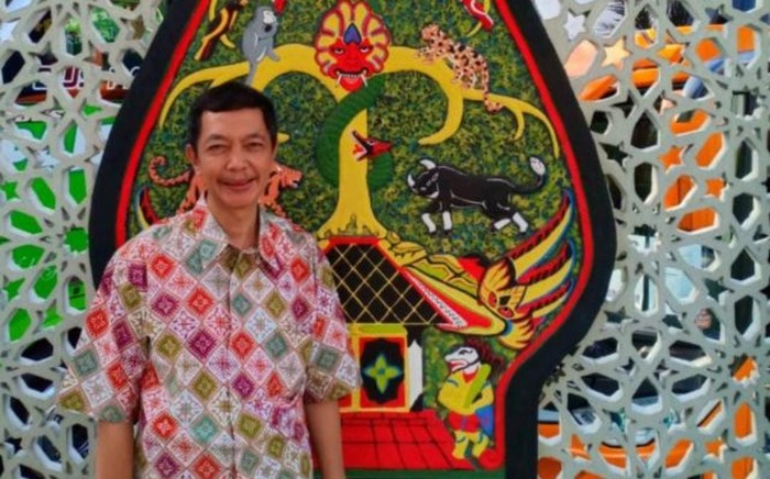 Erie Trijono adalah seorang dokter THT yang membuka prakter di Jalan Nusa Penida 36, Kota Blitar