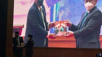 Acara ini diramaikan dengan kehadiran seluruh anggota Fraksi PKB serta acara penyerahan buku Kinerja FPKB DPR RI tahun 2021.