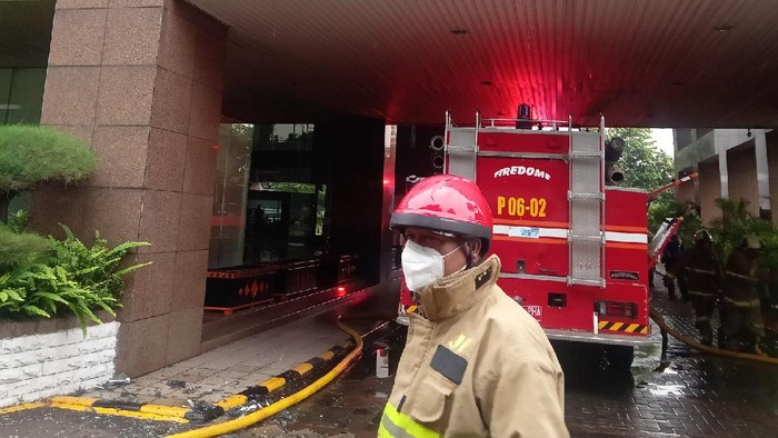 Gedung Basarnas di Jakarta Pusat kebakaran tadi pagi. Kebakaran terjadi diduga karena korsleting listrik (Dok Damkar Jakpus)