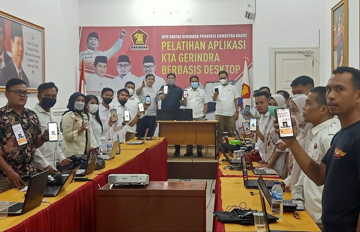Gerindra Sumbar Luncurkan KTA Digital