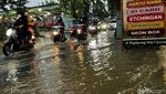 Hujan Lebat, Jalan Penghubung Jakarta Timur-Bekasi Terendam