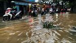 Hujan Lebat, Jalan Penghubung Jakarta Timur-Bekasi Terendam