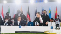 Penyerahan presidensi dilakukan pada sesi penutupan KTT G20 Roma yang berlangsung di La Nuvola Minggu, (31/11/2021).  (Foto: Laily Rachev - Biro Pers Sekretariat Presiden)