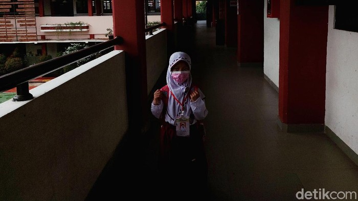 Sekitar 3.050 sekolah di Jakarta bersiap untuk gelar sekolah tatap muka secara terbatas. Hal itu dilakukan seiring dengan pemberlakuan PPKM level 2 di ibu kota.