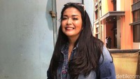 Setelah bebas dari rehabilitasi, penampilan Jennifer Jill dinilai berbeda. Tubuhnya dinilai lebih proporsional dan semakin terlihat segar. Foto: Hanif/detikHOT