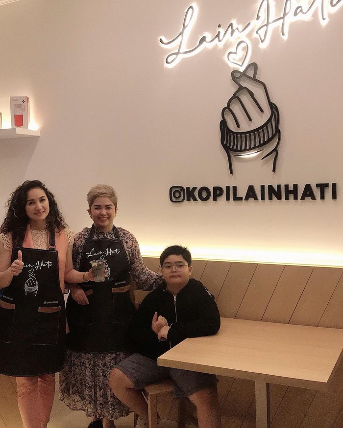 Joy Tobing Resmi Jadi Suami Istri, Ini Romantisnya Joy Tobing saat Kulineran Bareng Cahyo Pernomo