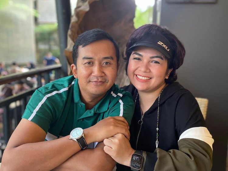 Resmi Jadi Suami Istri, Ini Romantisnya Joy Tobing saat Kulineran Bareng Cahyo Pernomo