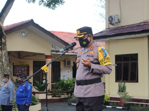 Balada Istri Pamer Duit Arisan Bikin Kapolres Hilang Jabatan