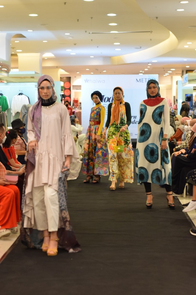 Dengan tema Halwa 3rd Anniversary, Halwa mengadakan beberapa rangkaian acara. Mulai dari peluncuran produk special ulang tahun, mukena, sajadah traveling, dan trunk show. Foto: dok. Halwa.