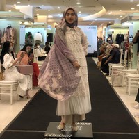 Acara tersebut dimeriahkan oleh kehadiran bintang tamu Adelia Pasha. Sebelumnya Halwa juga pernah berkolaborasi bersama Adelia dengan koleksi Halwa x Adelia Pasha. Foto: Gresnia/Wolipop