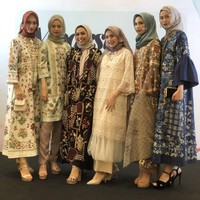 Koleksi spesial ulang tahun Halwa bertajuk Serampai terdiri dari Serampai Scarf dengan 10 pilihan warna, bergo, dan mukena traveling waterptoof. Foto: Gresnia/Wolipop