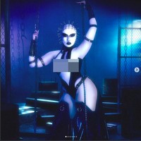 Karakter Pinhead dari film horor Hellraise yang populer di akhir era 80-an menginspirasi penampilan Halloween rapper Megan Thee Stallion. Ia memberikan versi seksi dari karakter tersebut. (Foto: Instagram)