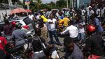 Krisis BBM Belum Reda, Pom Bensin di Haiti Diserbu Kendaraan Warga