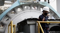 Tahun ini Antam hanya menargetkan produksi emas 1 ton per tahun.  Mengingat, cadangan emas yang semakin menipis, membuat kadar emas yang diperoleh juga berkurang.