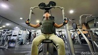Begini potret saat Roy Kiyoshi nge-gym.