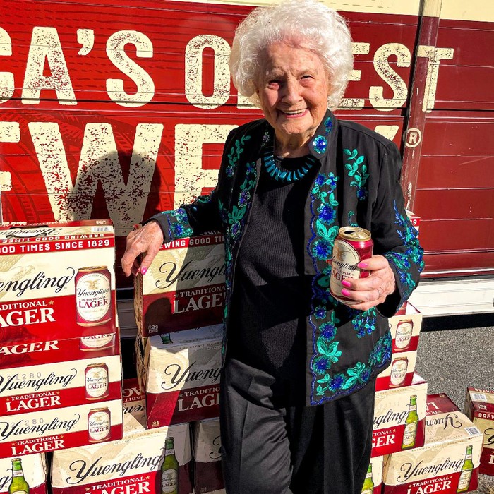 Minum Bir Setiap Hari Jadi Rahasia Panjang Umur Wanita 106 Tahun