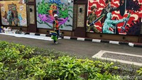 Tak hanya bernuansa kritik, ada pula mural yang digambar sebagai bentuk apresiasi dan harapan masyarakat agar kinerja pihak kepolisian Indonesia menjadi lebih baik ke depannya.