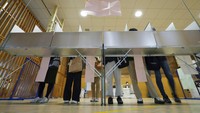 Meski masih unggul, LDP mengalami penurunan kursi. Salah satunya karena isu penanganan pandemi Corona.