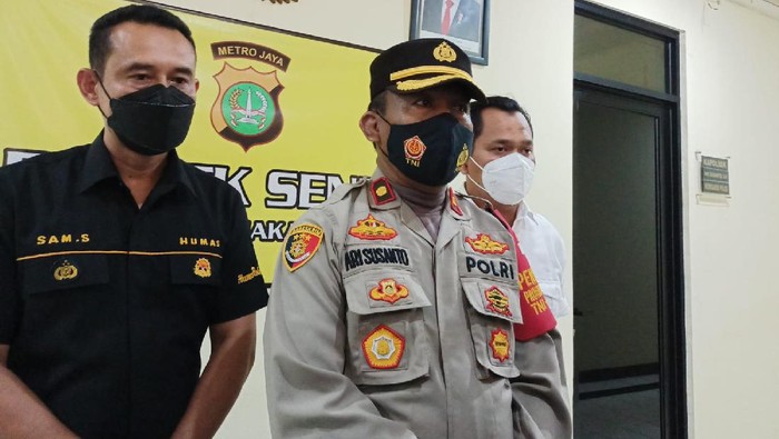Polisi mengamankan pasutri viral yang mencuri tabung gas ukuran 3 Kg di Kwitang, Senen, Jakpus