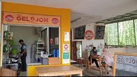 Di kawasan Terogong, Jakarta Selatan, ada sebuah kedai makan yang menyajikan olahan daging kambing yang empuk teksturnya dan benar-benar hilang bau prengusnya. Perpaduan kombinasi bumbunya juga menjadi kunci utama dari kelezatan menu di sini. Foto: detikcom/Diah Afrilian