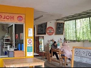 Kedai Gelojoh: Nasi Goreng Maghribi dan Kambing Zaitun Nikmat di Kedai Favorit Joko Anwar