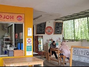 Kedai Gelojoh: Nasi Goreng Maghribi dan Kambing Zaitun Nikmat di Kedai Favorit Joko Anwar