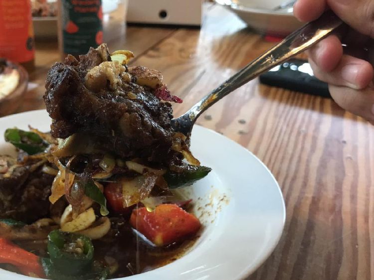 Nikmatnya Kambing Zaitun Kesukaan Joko Anwar di Kedai Gelojoh