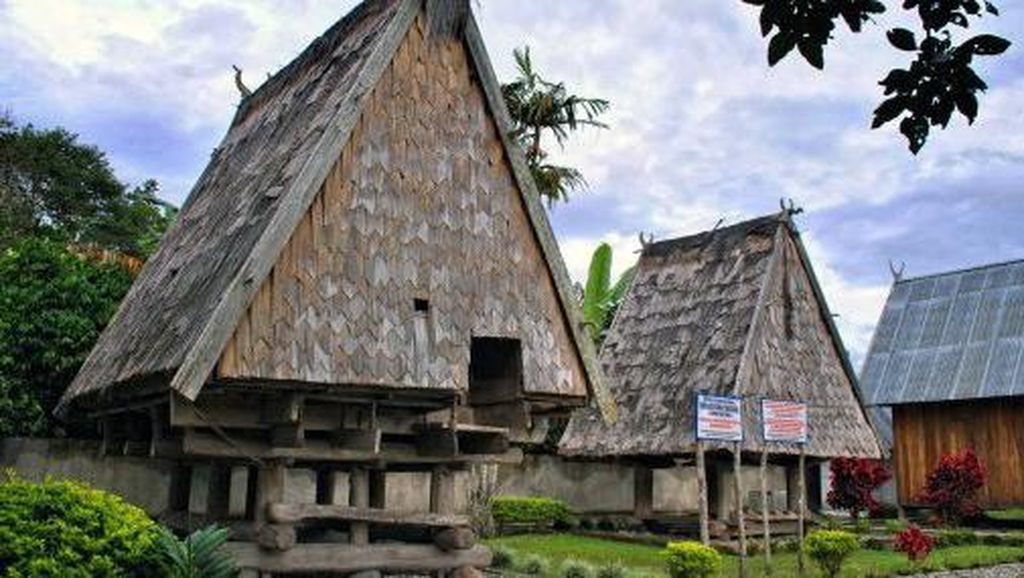 7 Keunikan Rumah Adat Tambi Asal Sulawesi Tengah