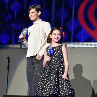 Cantiknya Suri Cruise saat berusia 10 tahun. Suri pada 2021 ini tercatat sebagai anak terkaya di dunia. Total kekayaannya mencapai  $800 juta (Rp 11 triliunan). Foto: dok. AFP