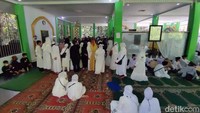 Tradisi ini digelar setahun sekali pada bulan Rabiul awal (Maulid). Sekaligus memperingati Maulid Nabi Muhammad SAW.