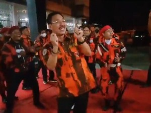 Heboh Video Joget Tak Bermasker, Bupati Labusel: Maaf Saya Khilaf