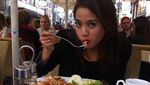 Acha Septriasa Diisukan Meninggal Dunia, Padahal Suka Piknik dan Kulineran