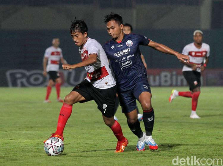 Arema FC Kalahkan Madura United