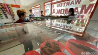 Sementara jam operasional dilonggarkan hingga pukul 22.00.