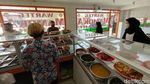 Asyik, Kini Makan di Warteg Tak Dibatasi Waktu